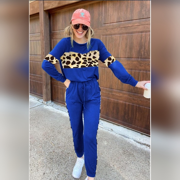 NWT!! Women's Leopard Blue 2pc. Crewneck Long Sleeve Top and Pants Outfit!! - Picture 6 of 6